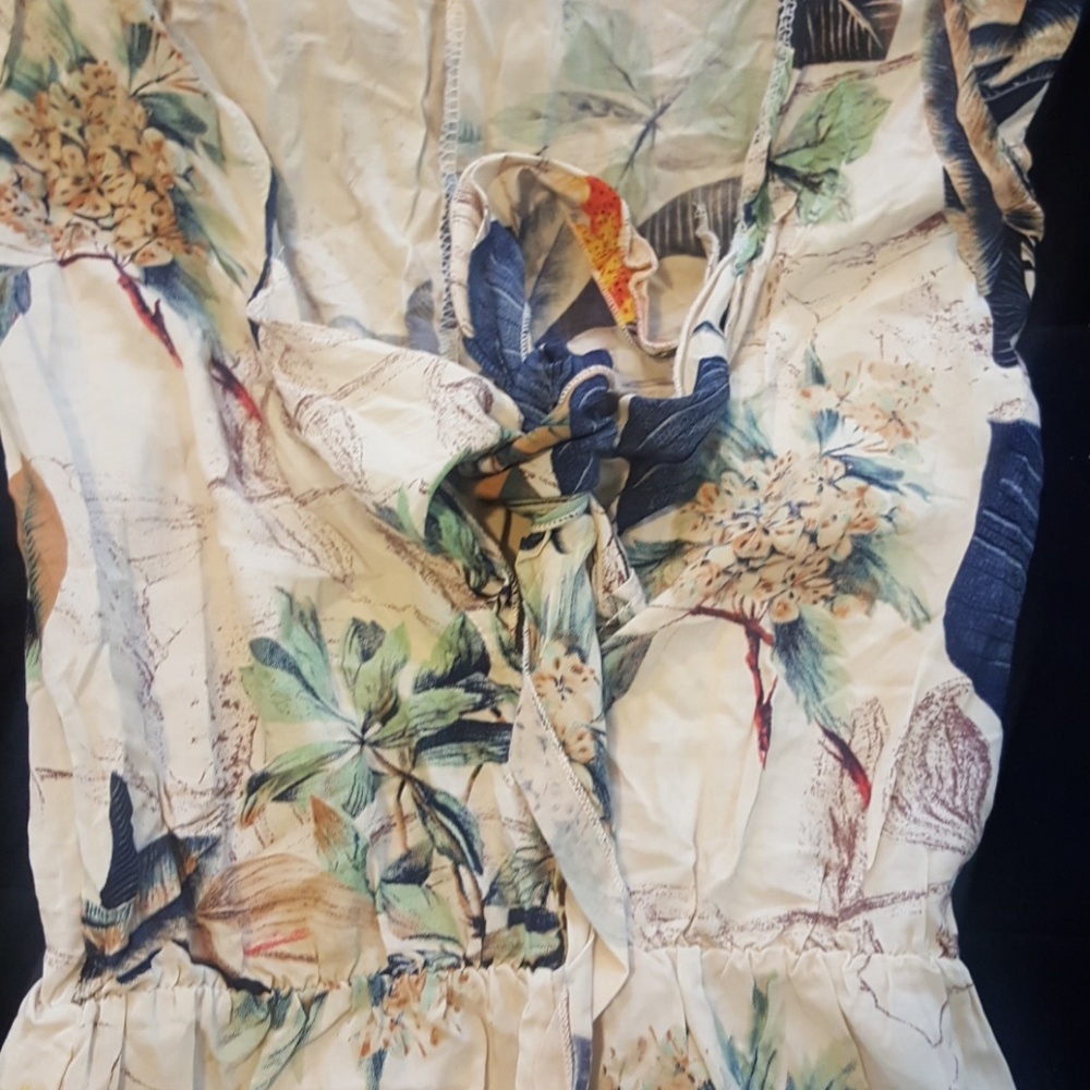 Romper - Picture 3 of 4